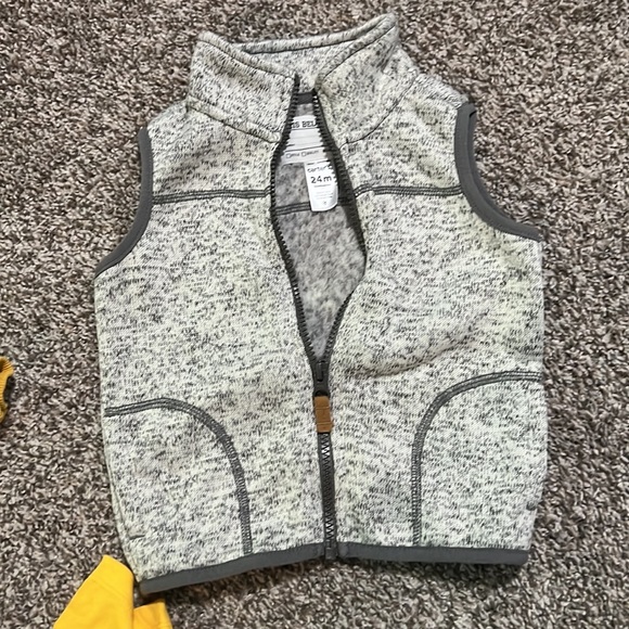 Set of boy 2T tops - Picture 3 of 3